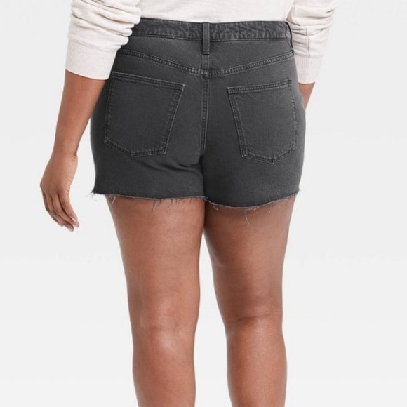 Women’s Universal Thread High-Rise Vintage Midi Jean Shorts in the Size 14R - Picture 2 of 9